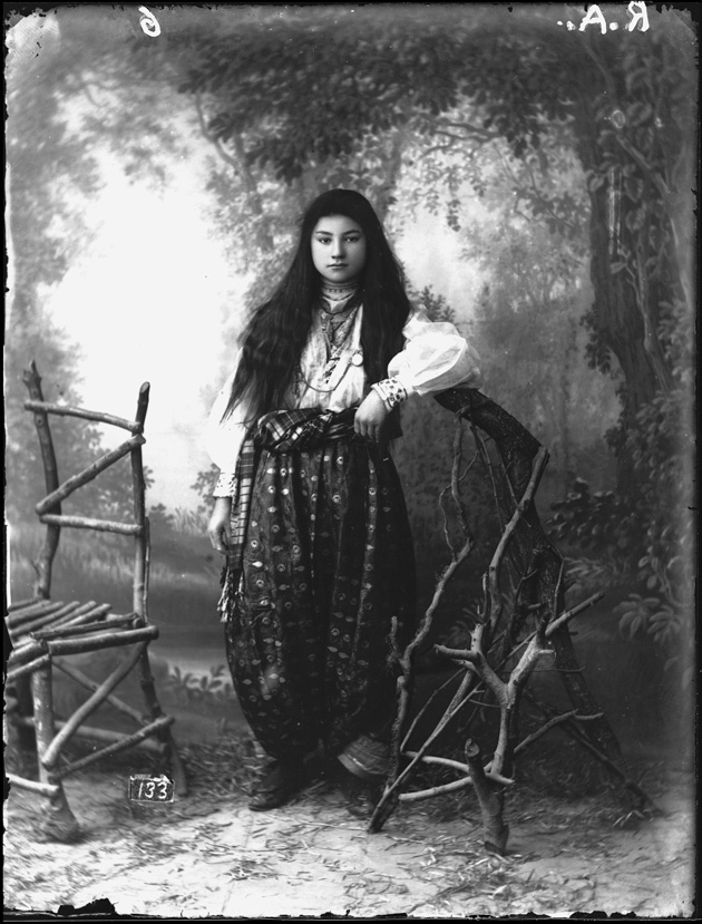 Youg muslim woman - Kel Marubi  c. 1895-1918